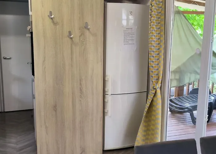 Les Sables Du Midi キャンプ場 *