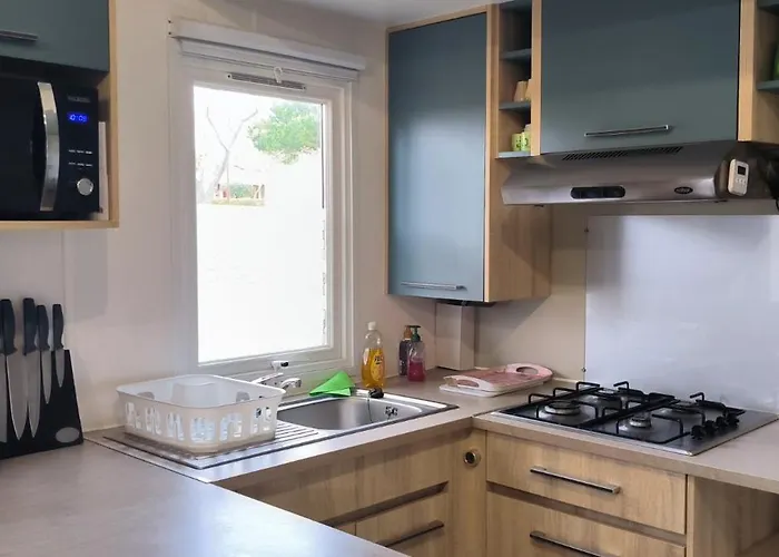 Les Sables Du Midi キャンプ場 *